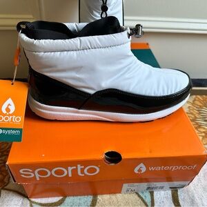 Sporto Black and White Waterproof short Boots style Tracy new w/box! SZ 8